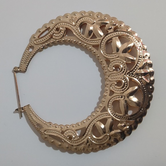 Gold hoops - Picture 2 of 2